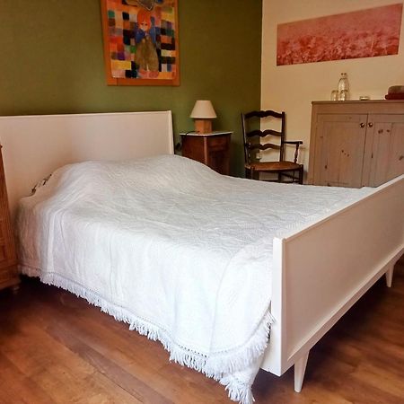 Bed and Breakfast Chez Cecile Et Jean-No Gan Экстерьер фото